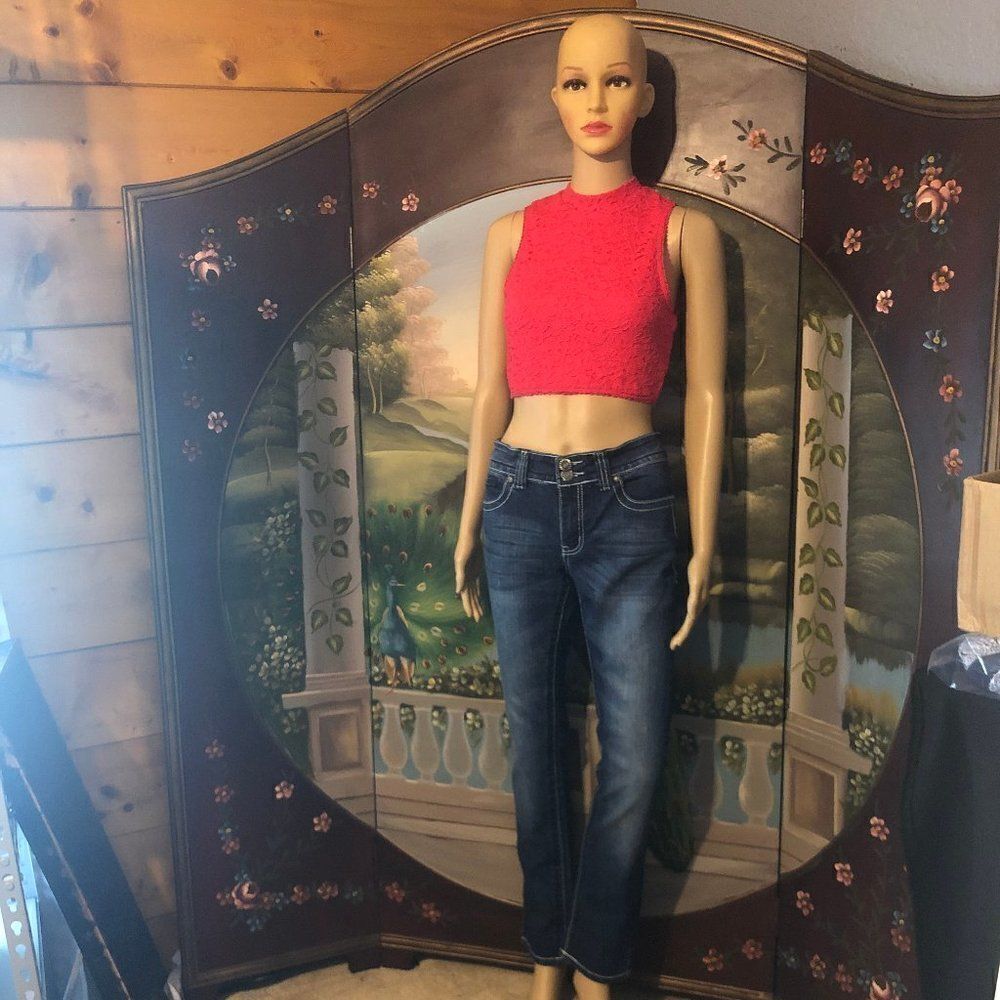 Miss Jeaniest  Woman*s Crosses on Pockets Jeans- 8